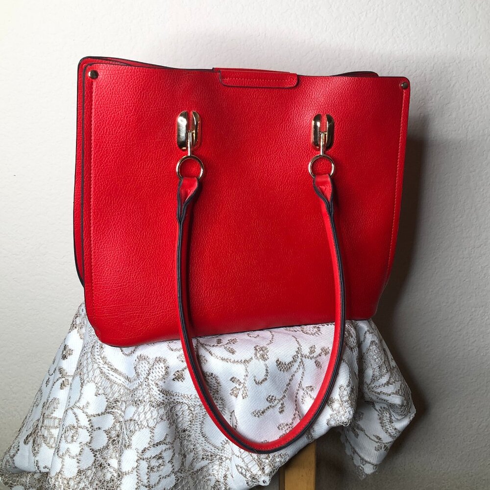 LIKE NEW, BEAUTIFUL Ladies Red Faux Leather, Designer Purse/ Handbag